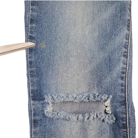 Refuge Women's‎ Denim Distressed Blue Jeans Skinny Size 4 - Picture 9 of 12